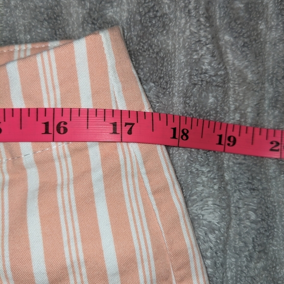 Lee Women's Legendary Regular Fit Chino Bermuda Stripped Bud Stripe Size 12 NWOT - Picture 9 of 11